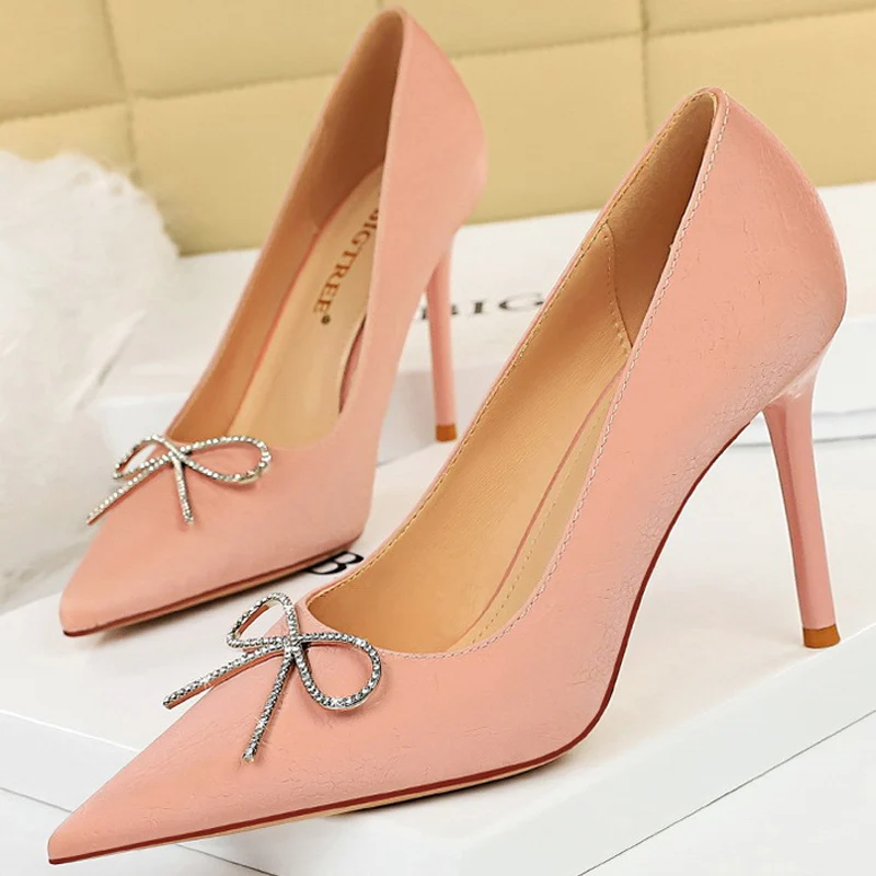 

Женские туфли Стразы, пикантные туфли на высоком каблуке, модная женская обувь, новинка 2022, туфли-лодочки BIGTREE с бантом-бабочкой, большие раз...