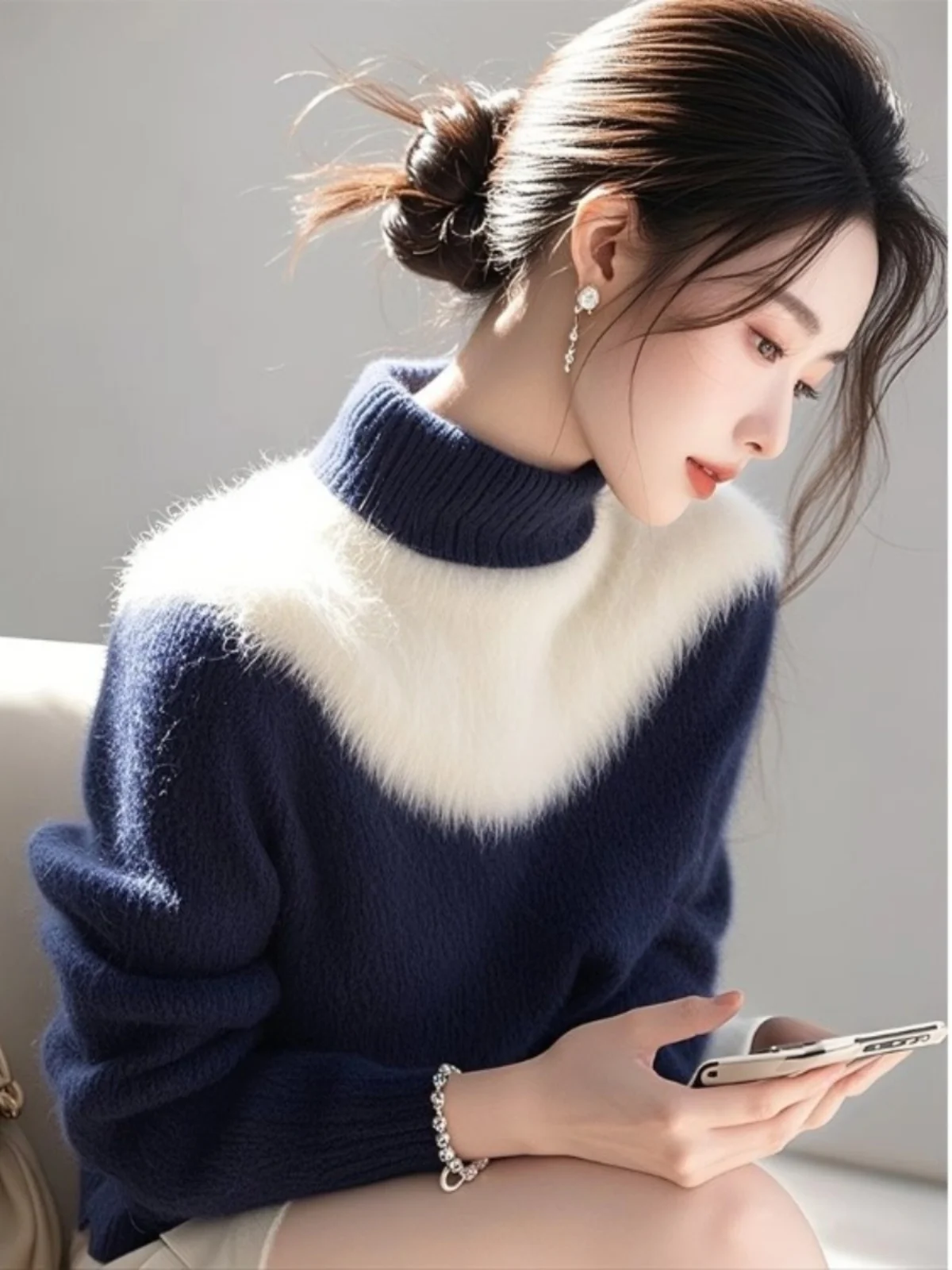 Super Nice Blue and White Contrast Color High Collar Thickened Sweater Women 2024 Winter Milk Huhu Soft Glutinous Mohair Knit...