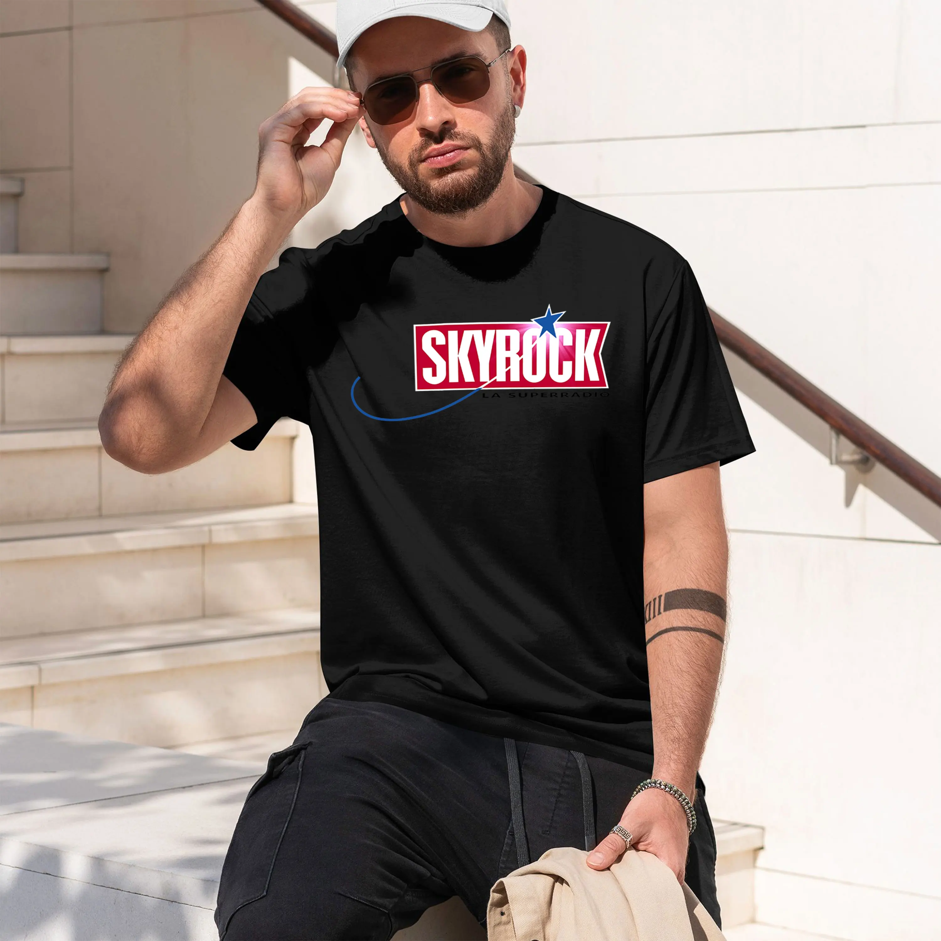 Фото SKYROCK 2026 Новая модель мужской футболки с коротким рукавом и круглым вырезом, классическая повседневная модель, различные цвета и размеры для ежедневной носки, комфорт на весь день №1
