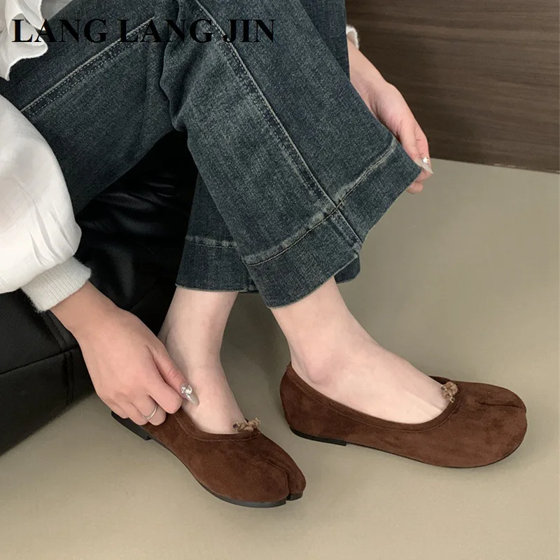 Женские туфли на плоской подошве Tabi Ninja модные балетки с разделенным носком и