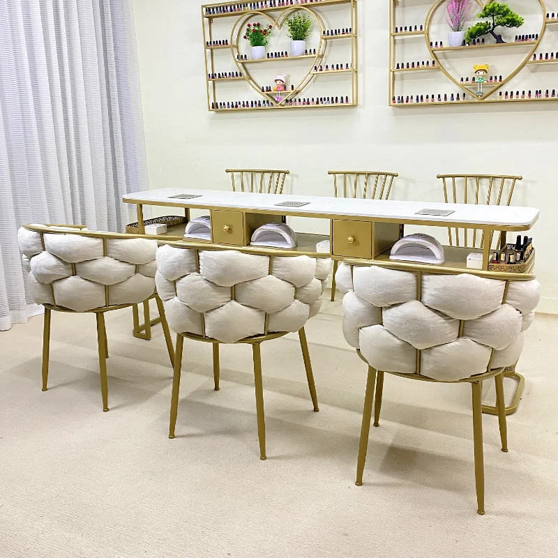 Настольная лампа для приема ногтей