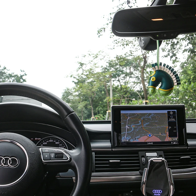 H home Geegee Cammail pendant horse head pendant handmade leather bag pendant female rearview mirror pendant male