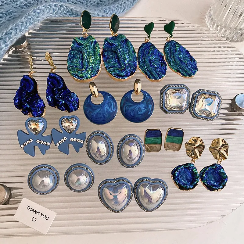 

Серьги в стиле ретро с бриллиантами и жемчугом в Корейском стиле 2022 модные серьги-гвоздики модные высококачественные серьги ювелирные изде...