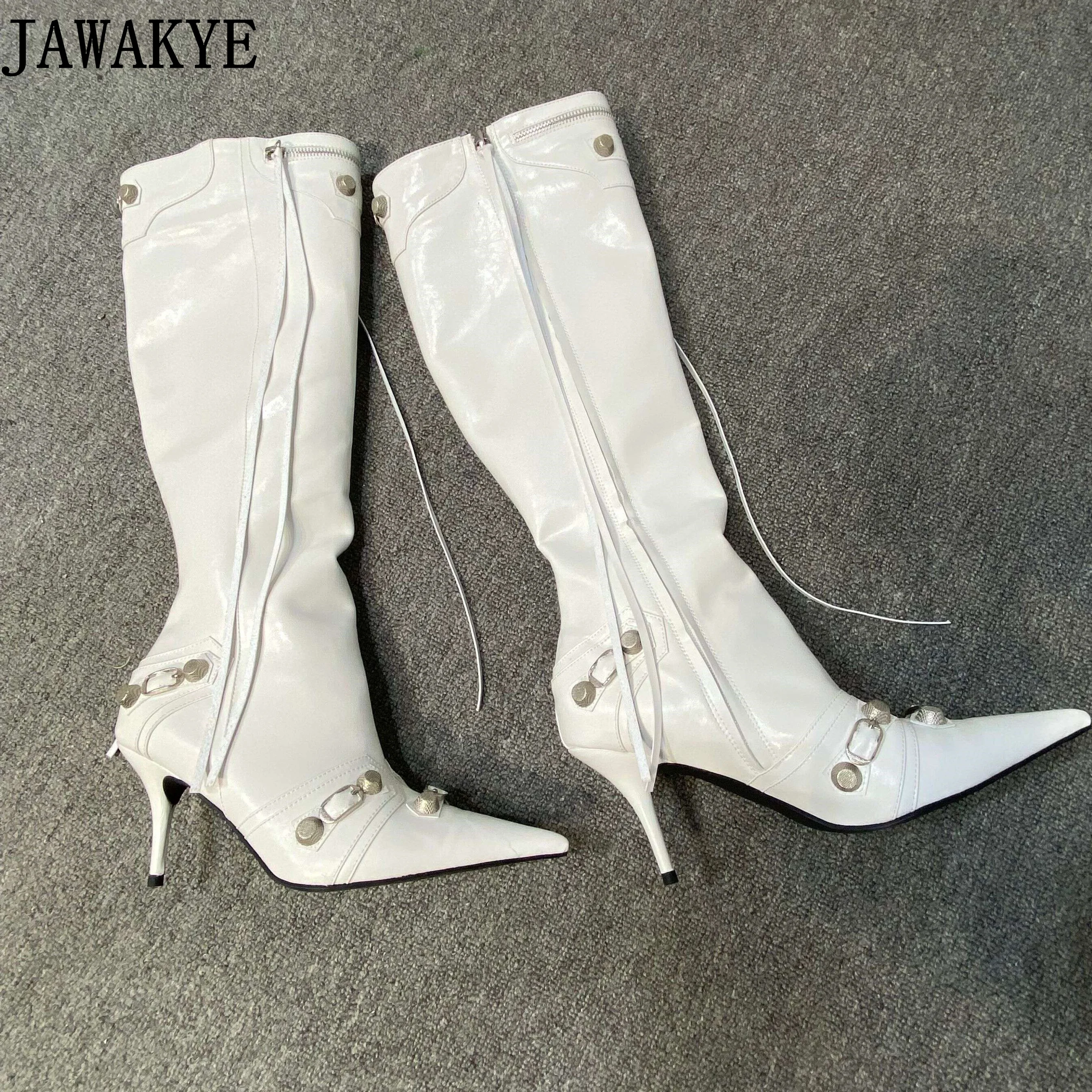 

Женские сапоги до колена на высоком каблуке, с острым носком