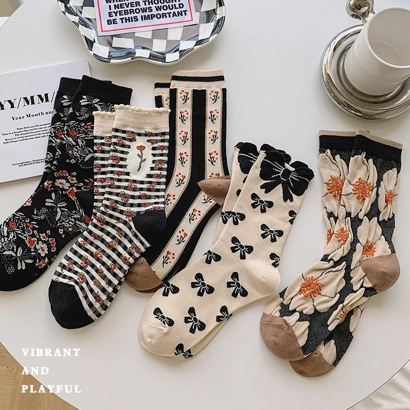 

New Socks Women Soft Breathable Cotton Socks Flower Bow Tie Retro Cute Sock Fashion Casual Autumn Winter Socks