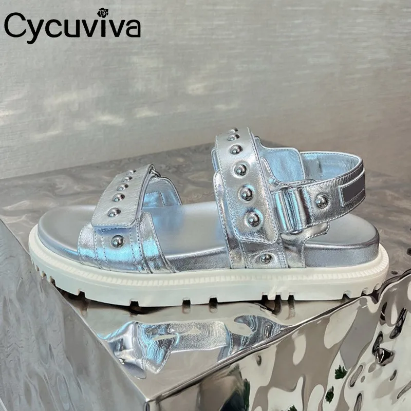 

2022 Summer Brand Beach Flat Sandals Women Rivet Studded Leather Casual Shoes For Women Designer Rome Holiday Sandals Women