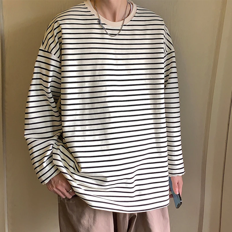 

Мужская футболка с длинным рукавом и круглым вырезом, в полоску