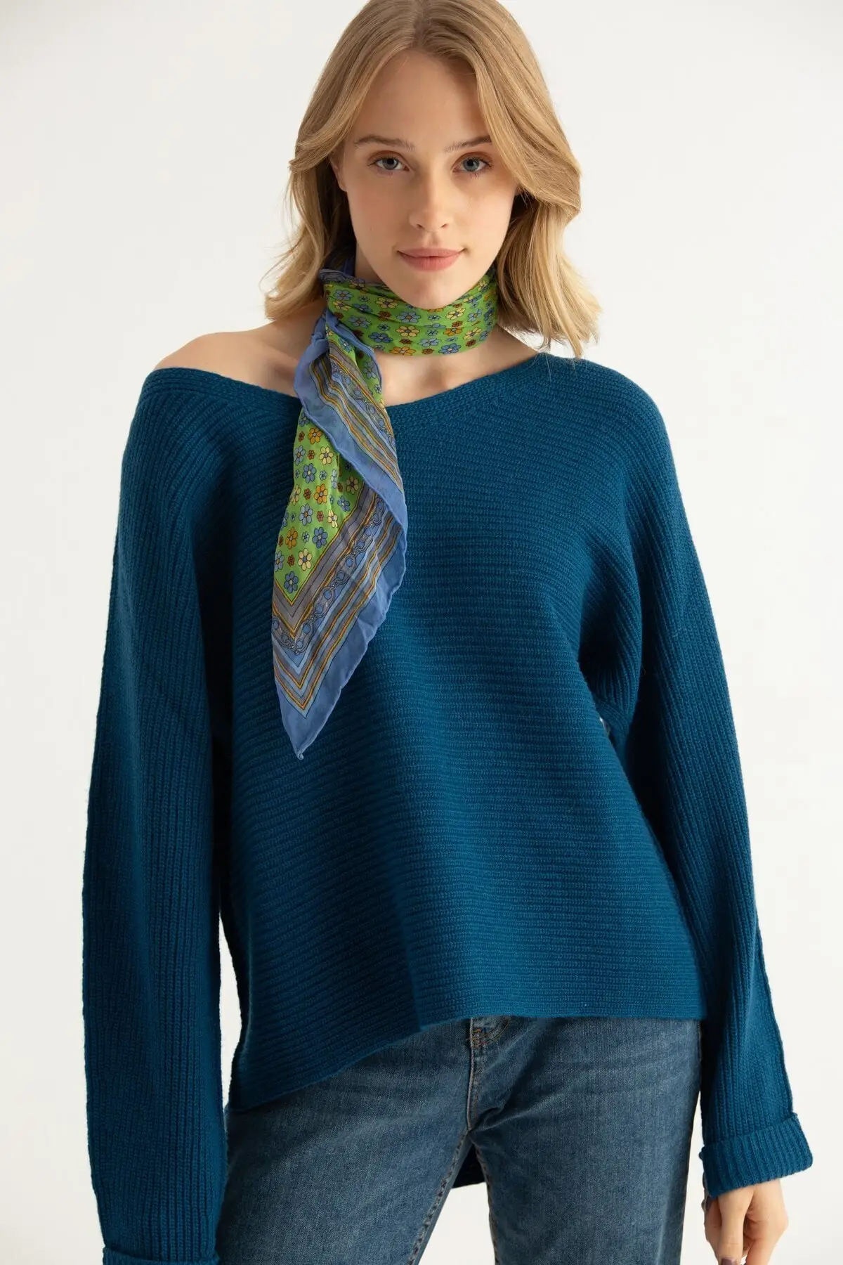 

Трикотажный свитер с коротким рукавом