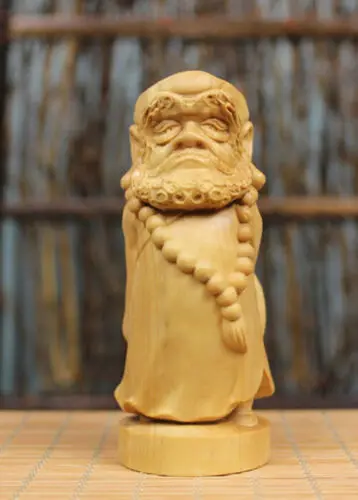 JP006ca — 9x3 5x3 5 см. Хорошая фигурка резьбы по самшиту: Дамо Монах.