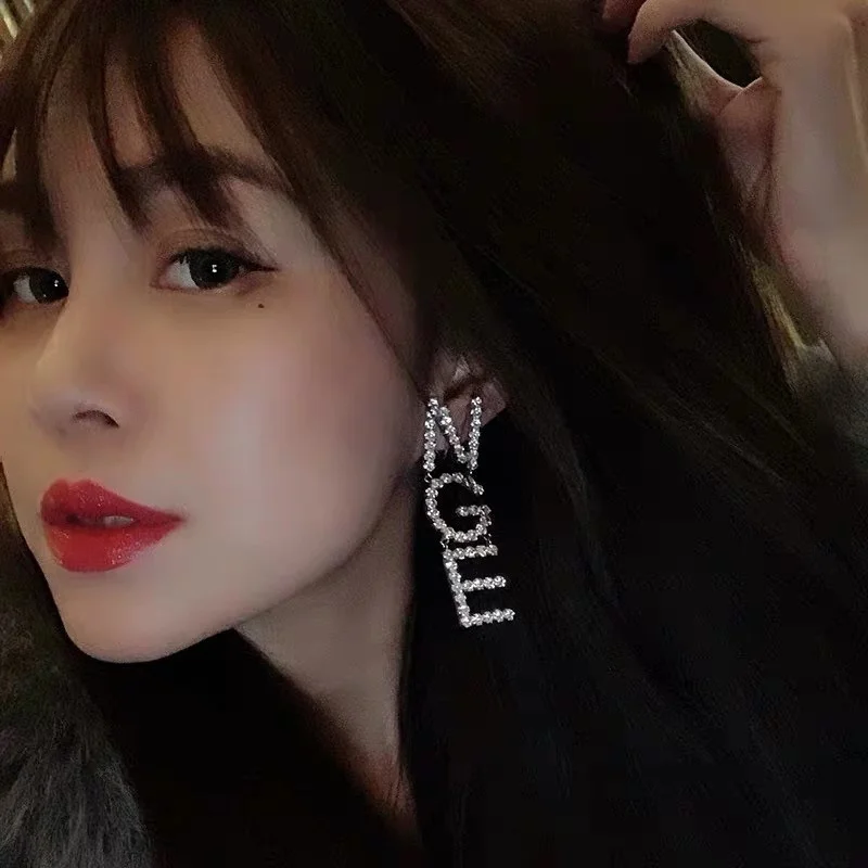 

Xu Qing's same Earrings flash diamond letter Earrings long temperament net red exaggerated silver needle Earrings