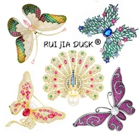 rui jia dusk new high end luxury all match corsage micro set gold plated butterfly zircon suit coat full of diamond pins