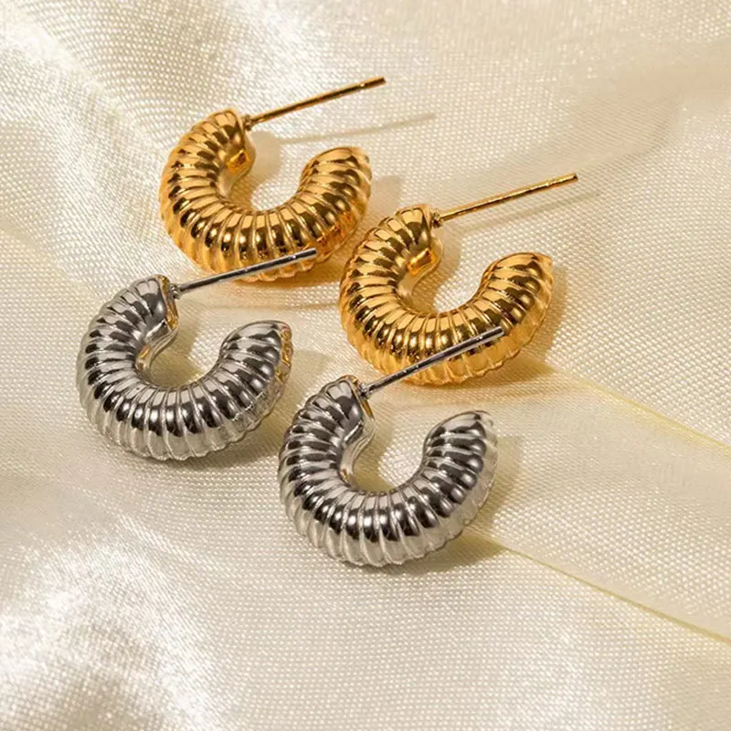 Женские серьги-кольца с текстурой в винтажном стиле