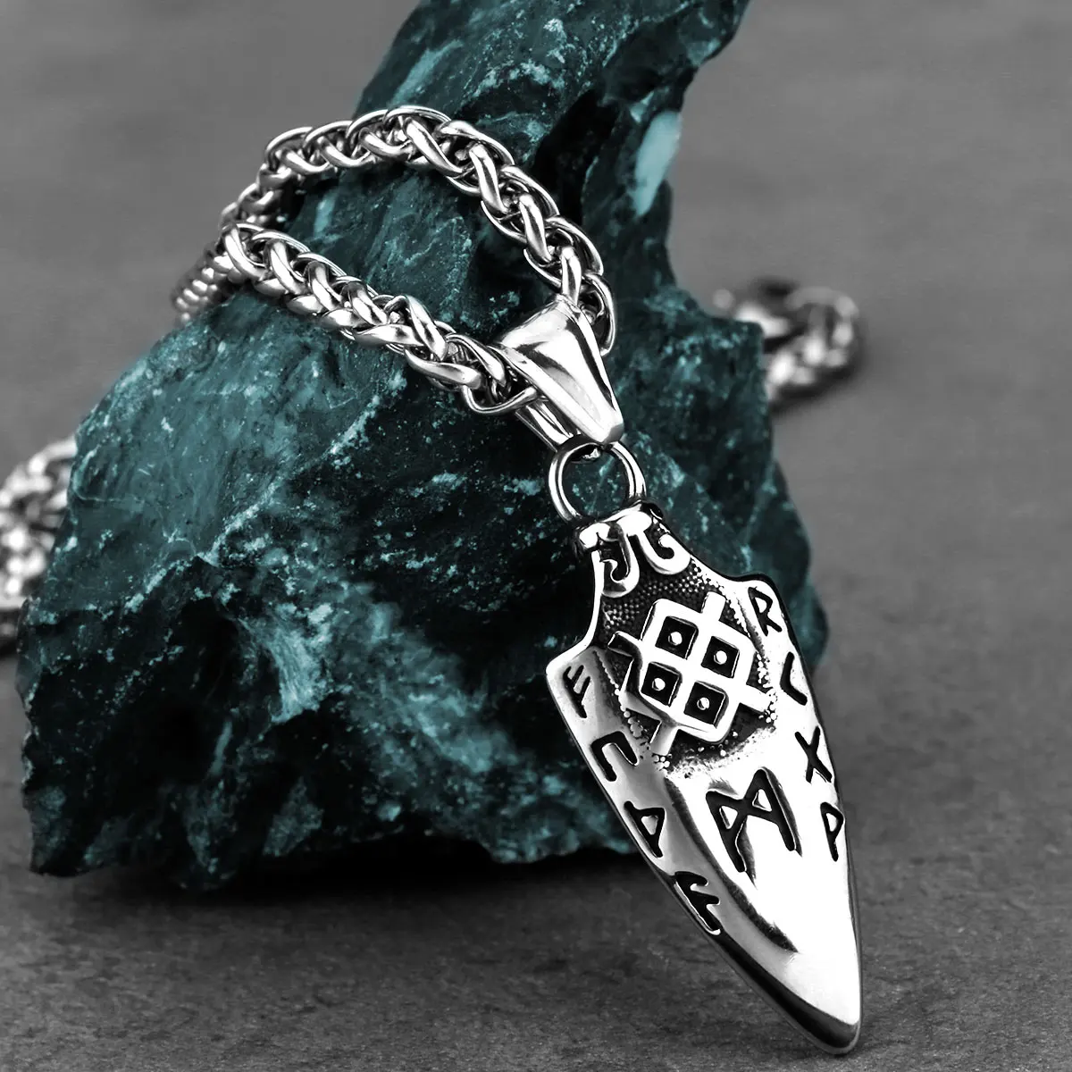 

Vintage Viking Odin Spear Rune Men's Necklace Celtic Knot Nordic Raven Amulet Biker Pagan Stainless Steel Jewelry Gift Wholesale