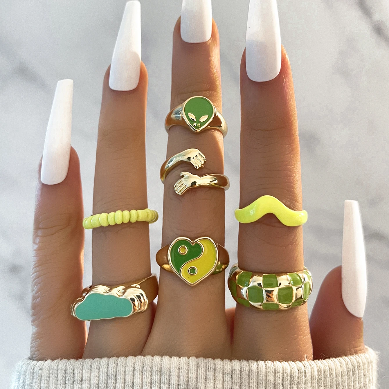 

Aprilwell 7 Pcs Gothic Tai Chi Rings Set for Women Stranger Things Heart Y2k Green Dripping Oil Bead Chain Anillos Jewelry Gifts