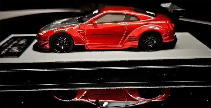 Модель Qidian 1:64 GT-R R35 LB Carbon-Hood Limited299 автомобиля из смолы