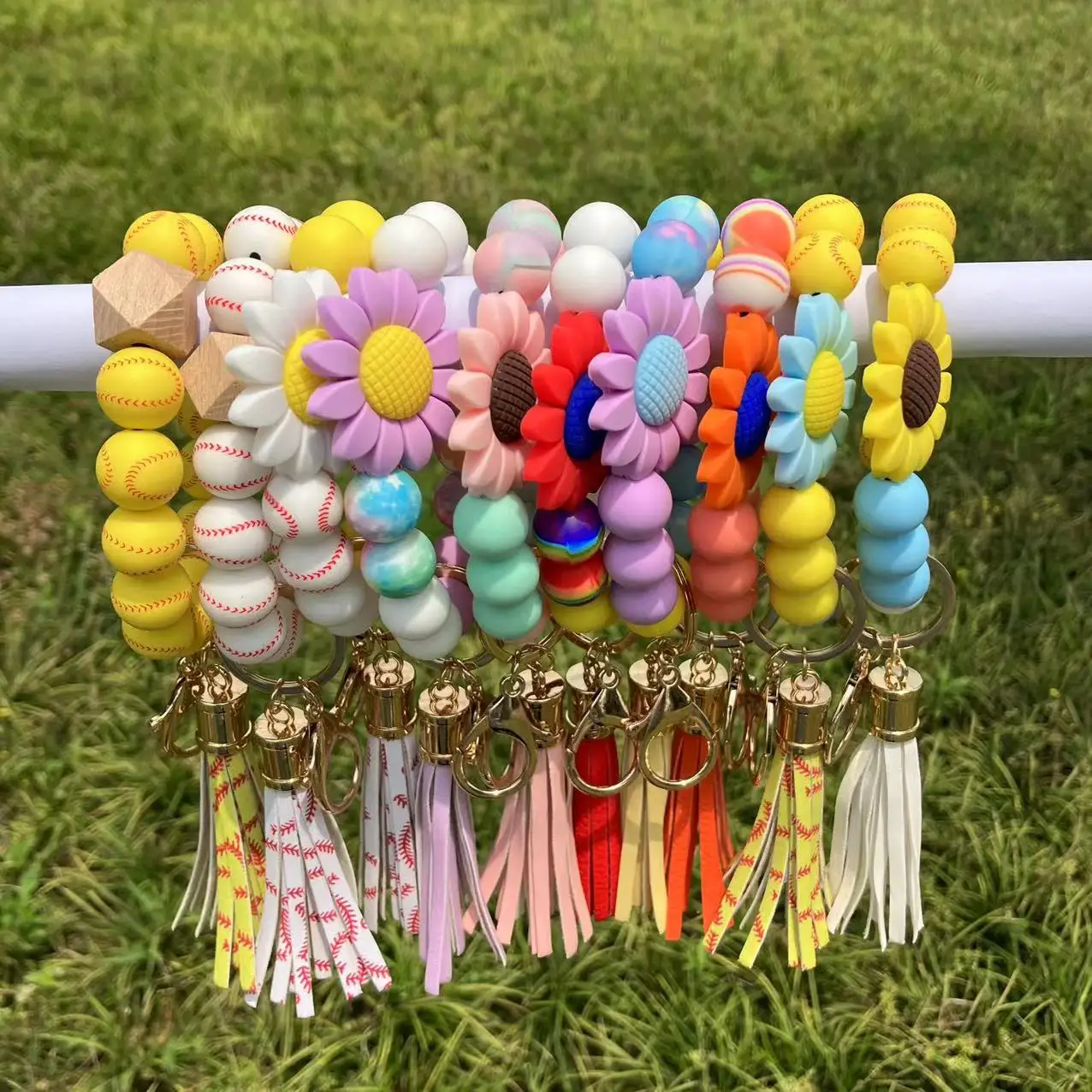 

Silicone Beads Sunflower baseball softball printing Wristlet Bracelet Keys Ring for Women with Leather Tassel for Keychains Gift