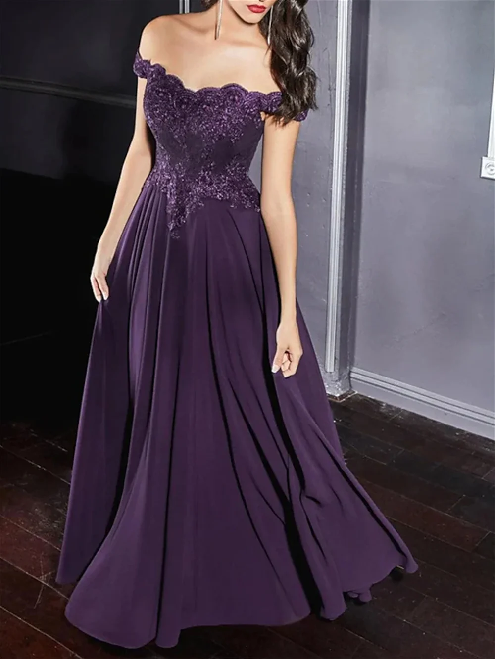 Купи A-Line Evening Gown Formal Dress Purple Floor Length Sleeveless Off Shoulder Chiffon with Pleats Appliques 2022 за 6,426 рублей в магазине AliExpress