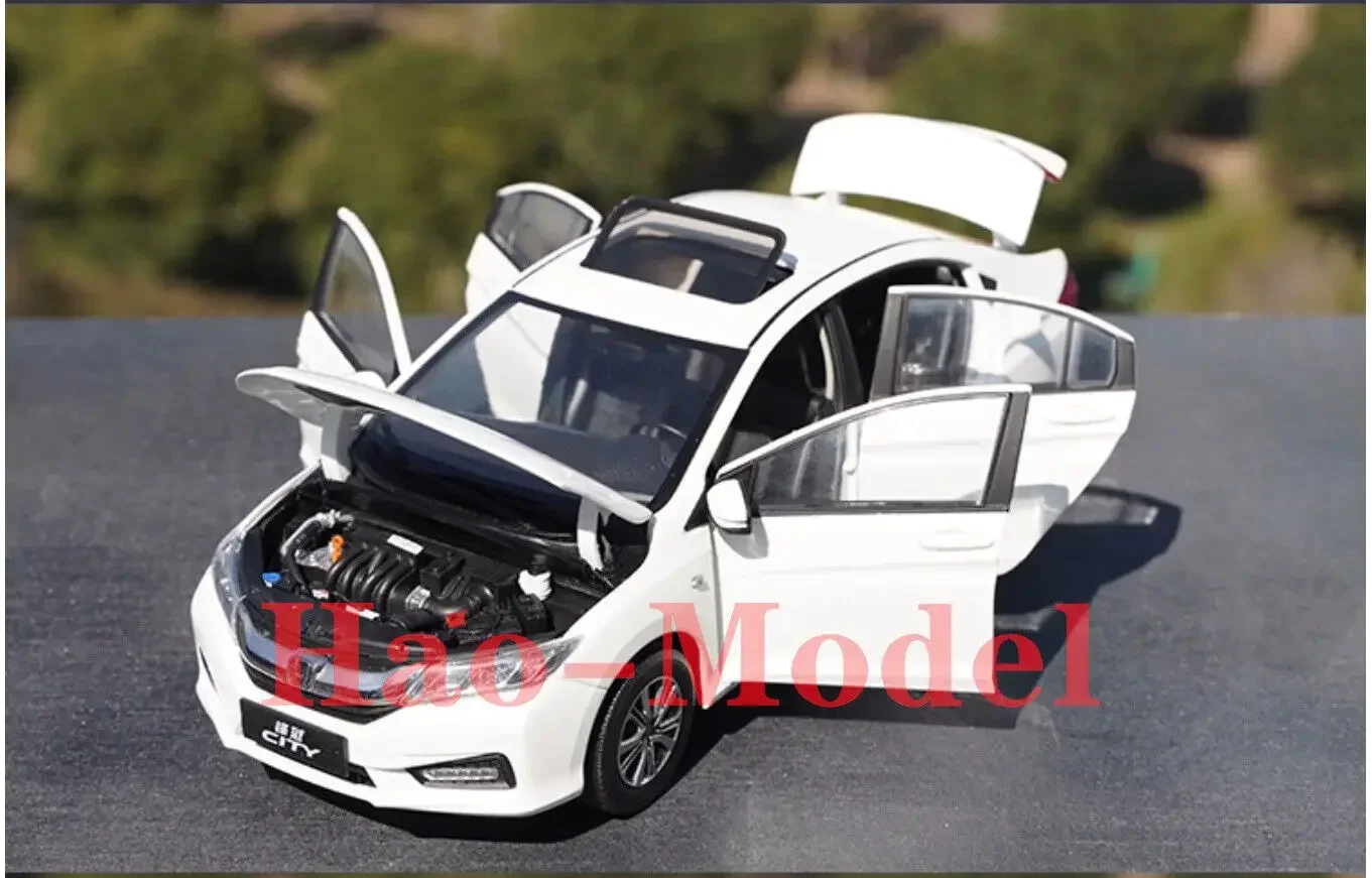 Модель автомобиля литая из сплава для Honda CITY 1/18 игрушка мальчиков и девочек