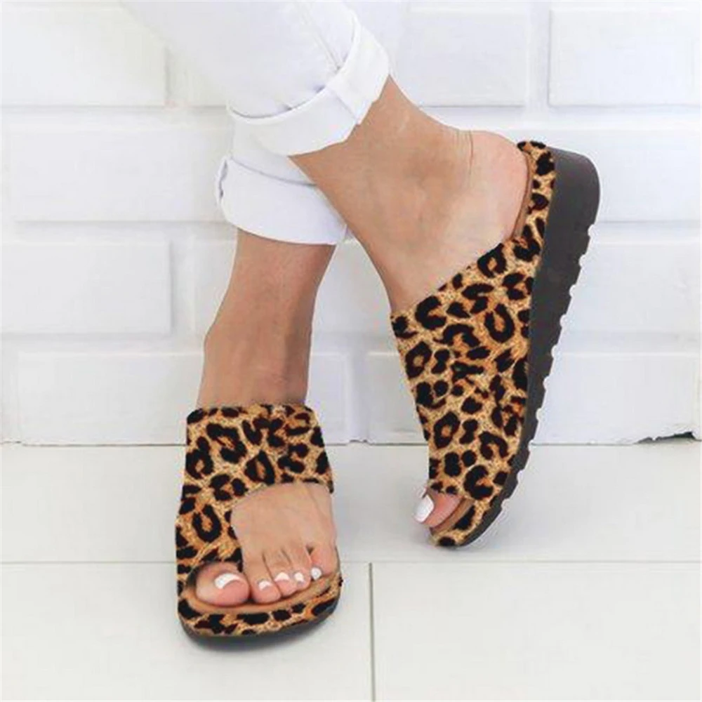 

Women Slippers Casual Comfy Platform Wedge Sandals Soft Big Toe Foot Correction Sandal Orthopedic Bunion Corrector Plus Size 43