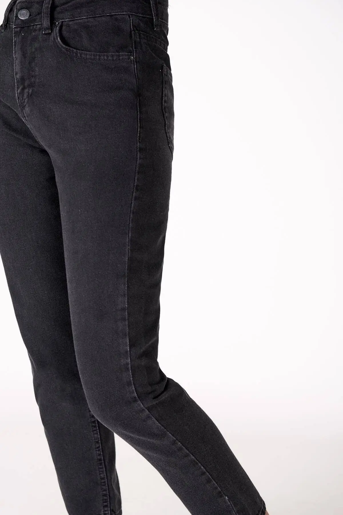 

Women smoked Mom Jean Women Jeans 2021