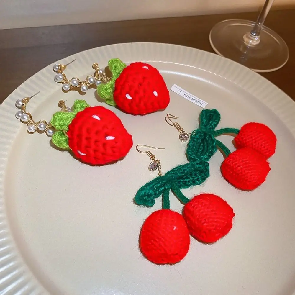 

Cute Red Strawberry Drop Earrings For Women Creative Knitting Cherry Pendant Fruit Earring Jewelry Gift Wholesale 2022
