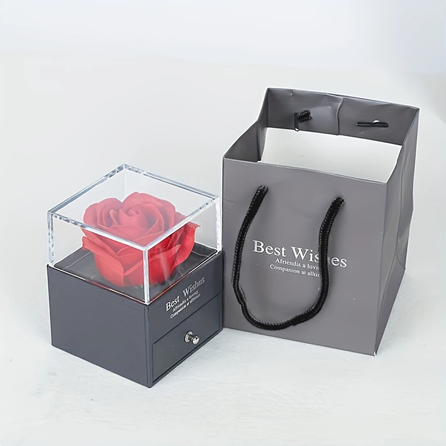 

Розовая подарочная коробка для украшений