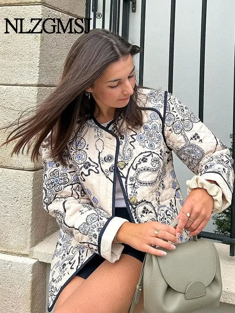 

Женское хлопковое пальто с принтом, длинным рукавом и карманами