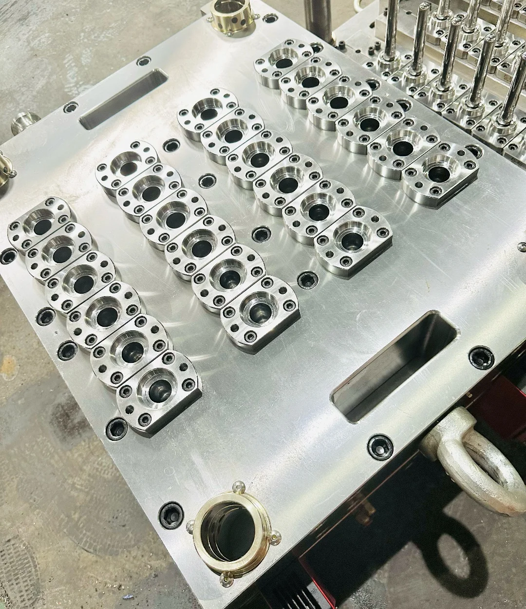 Игольчатый клапан Hot Runner 32 полости без резки ПЭТ Преформа форма