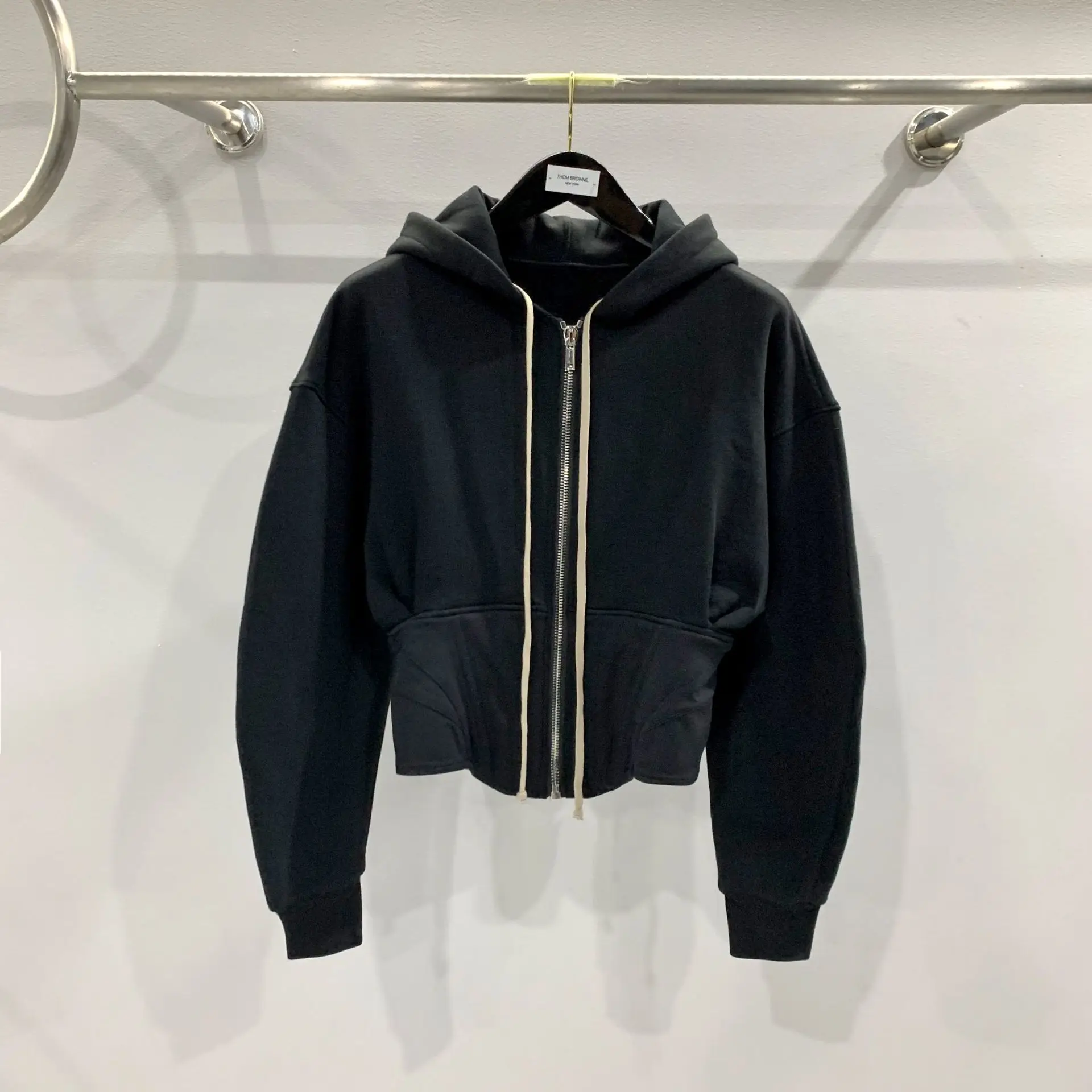 Фото RO Dark High Street Хлопковая женская темная индивидуальная талия для похудения с капюшоном Короткая куртка с капюшоном на молнии Вязаные толстовки с капюшоном №1