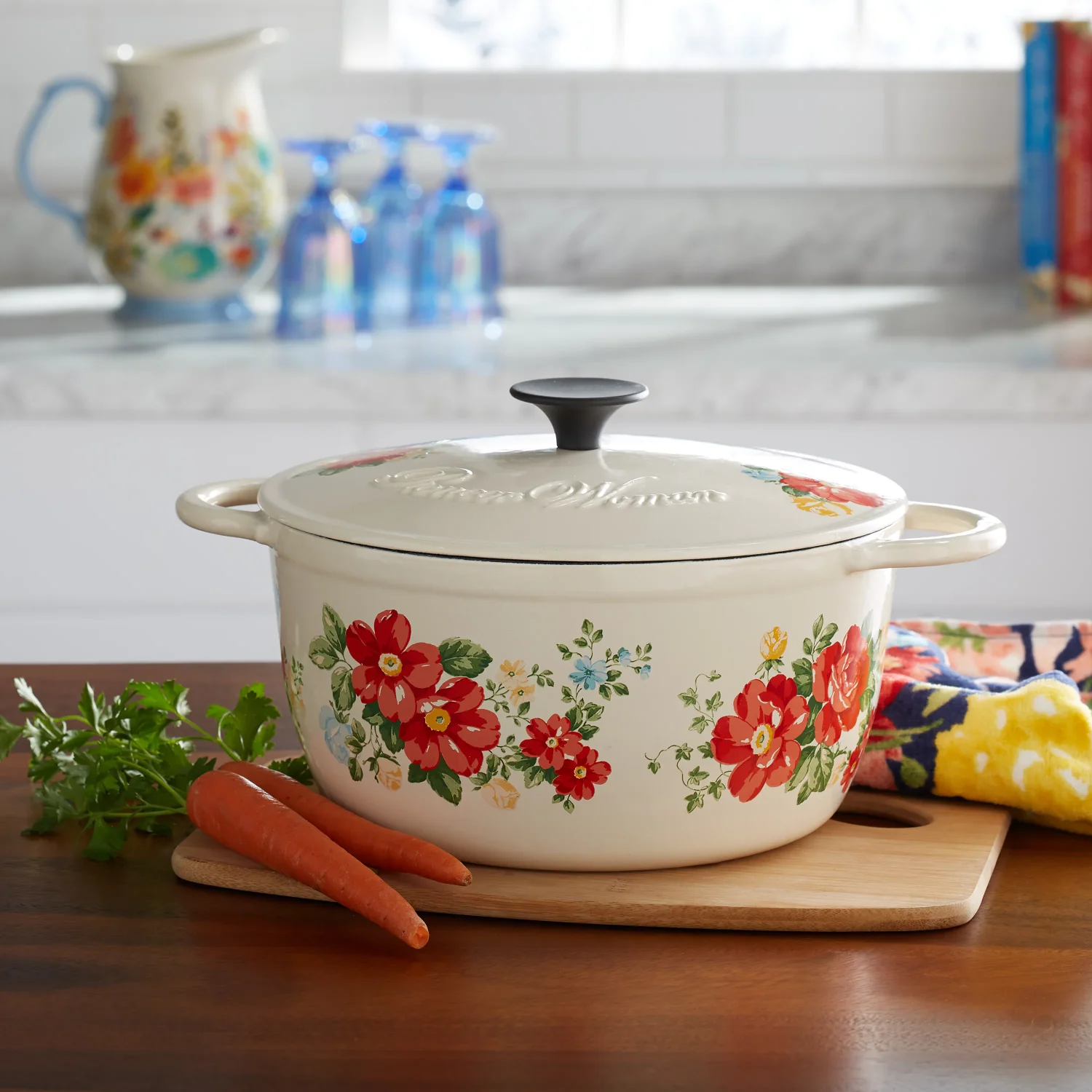 

Vintage Floral 5-Quart Dutch Oven