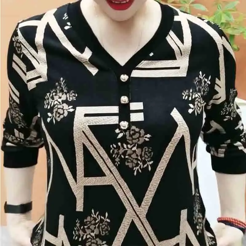 Рисунок 6 - Футболка женская с длинным рукавом