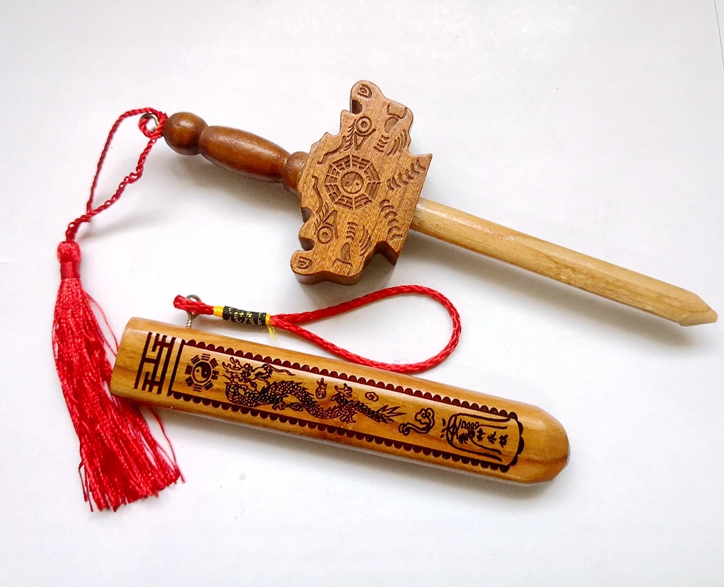 Маленький амулет меч из древесины дракона и феникса | Украшения аксессуары