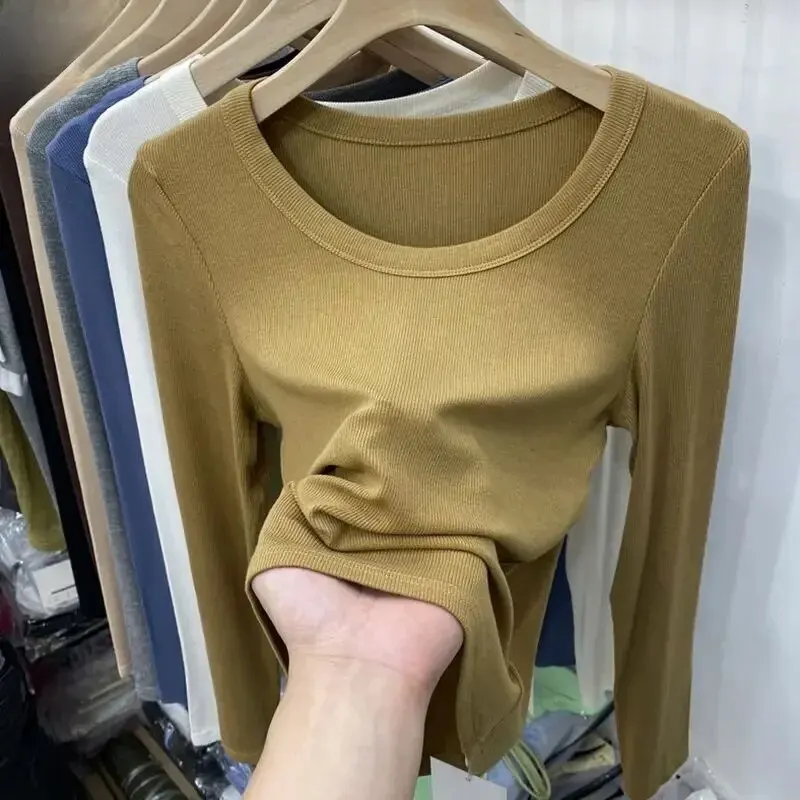 Женская футболка с длинным рукавом эластичная облегающая и винтовым узором