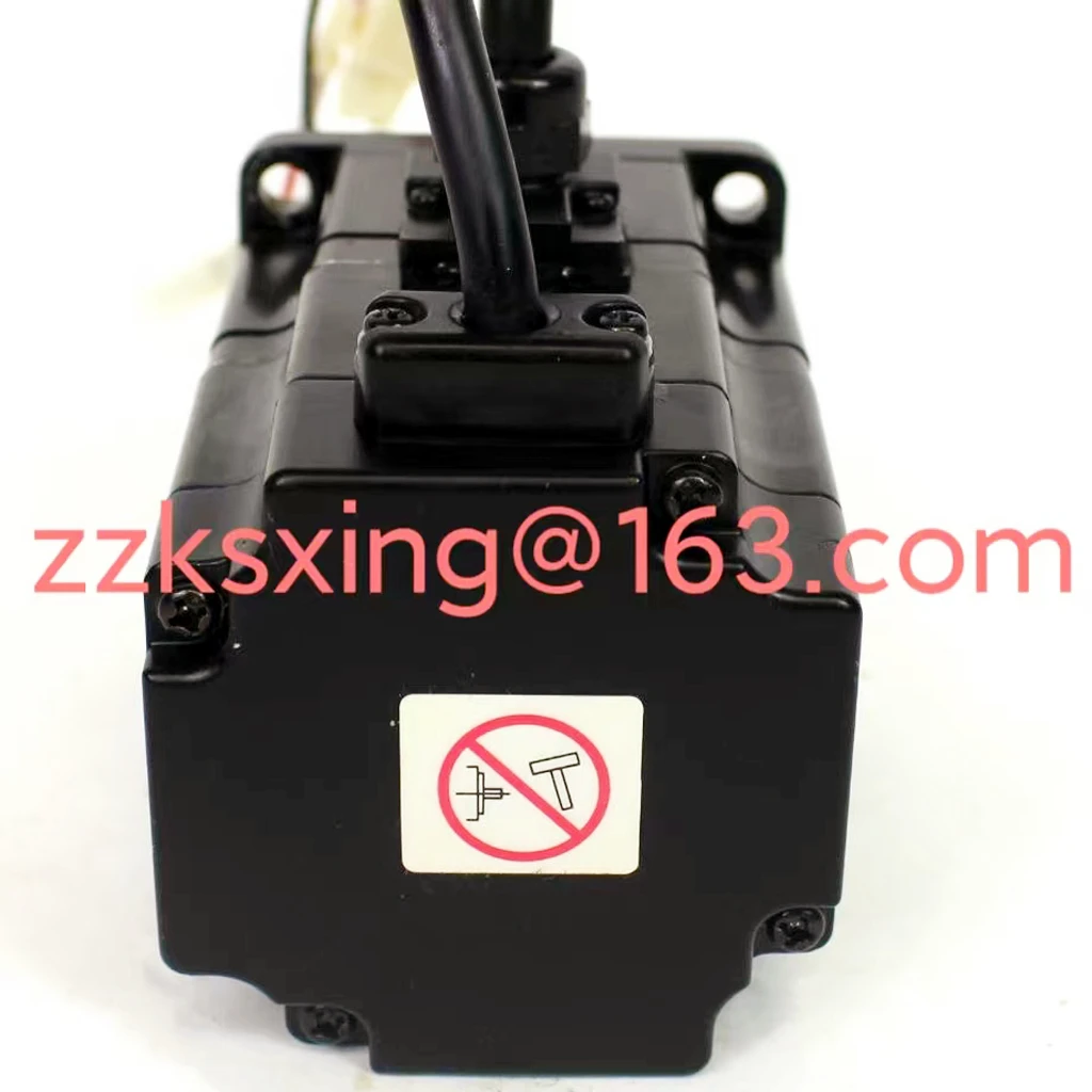 

Brand New Original 400W Servo Motor SGMPH-04A2A-YR11
