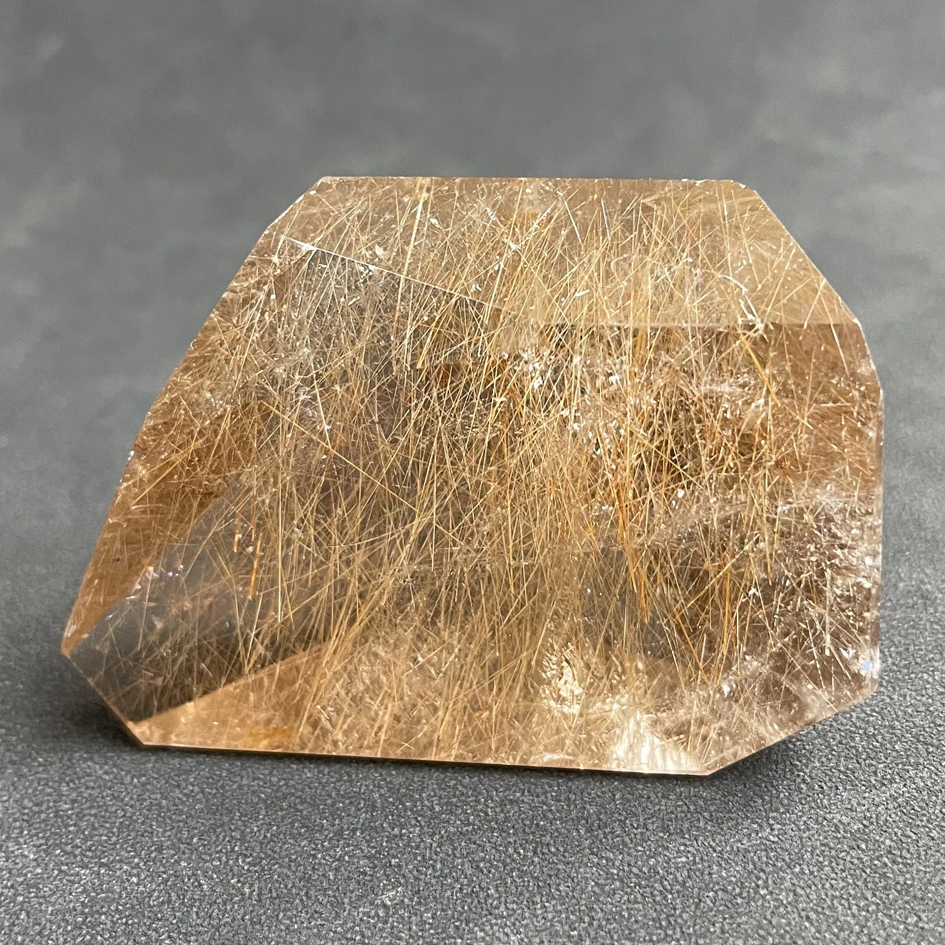 

94 г натуральный камень, кварц рутилированный, свободная форма, кристалл, радуга, камень, украшение, шероховатый, полированный Исцеление Z890