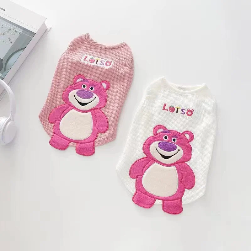 

Одежда для собак с клубничным медведем, жилет, мультяшная аниме одежда для домашних животных, кавайный Повседневный костюм для маленьких со...