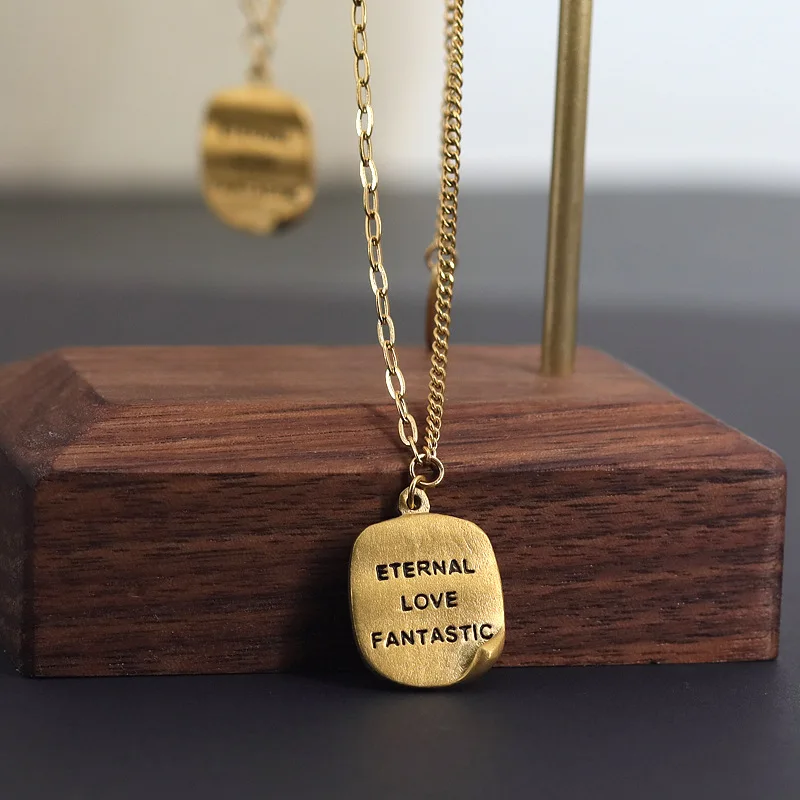 Винтажное матовое небольшое квадратное кубинское ожерелье с надписью на