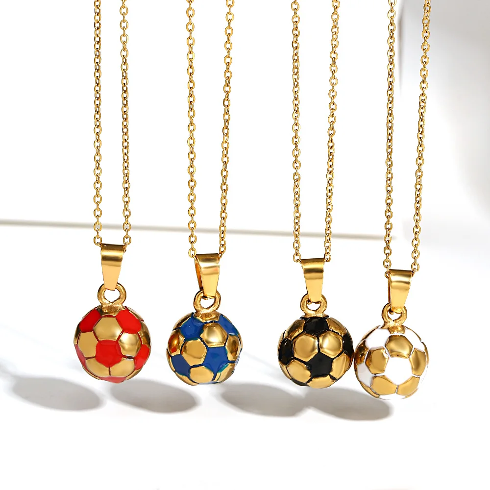 ze naszyjnika stali nierdzewnej w stylu punkowym. Sportowy długi łańcuszek unisex z zawieszką kształcie piłki nożnej. Mo...