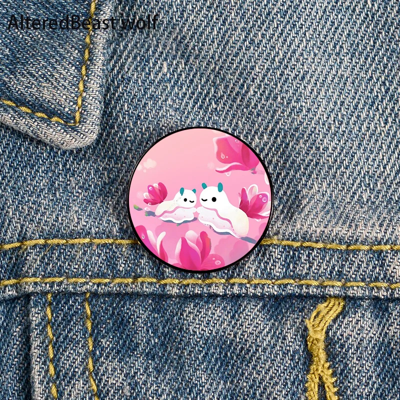 

Magnolia sea slug Printed Pin Custom Funny Brooches Shirt Lapel Bag Cute Badge Cartoon Jewelry Gift for Lover Girl Friends
