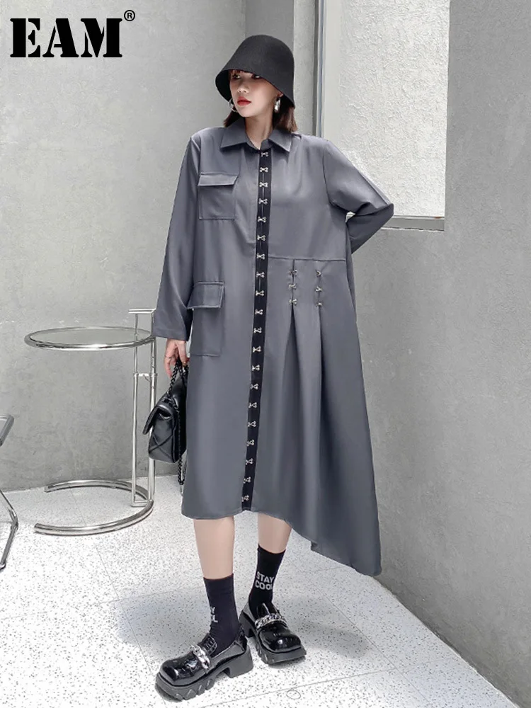 

[EAM] Women Gray Buckle Irregular Big Size Shirt Dress New Lapel Long Sleeve Loose Fit Fashion Tide Spring Autumn 2023 1DF0993