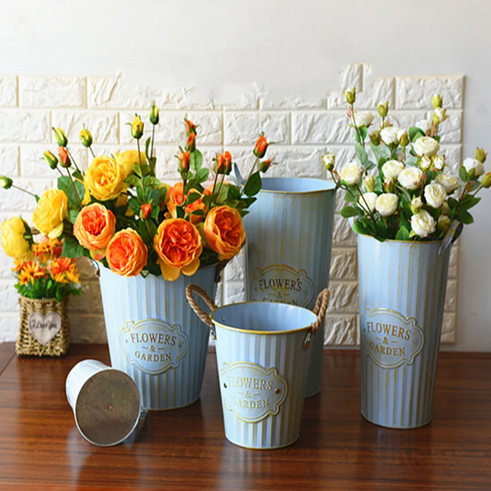 

Металлический горшок для цветов в стиле ретро