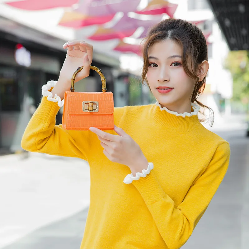 

2023 Crocodile Bamboo Lock Handle Fashion PVC Jelly Bamboo Portable Handbag Ladies Mini Shoulder Clutch Hand Bags Designer Box