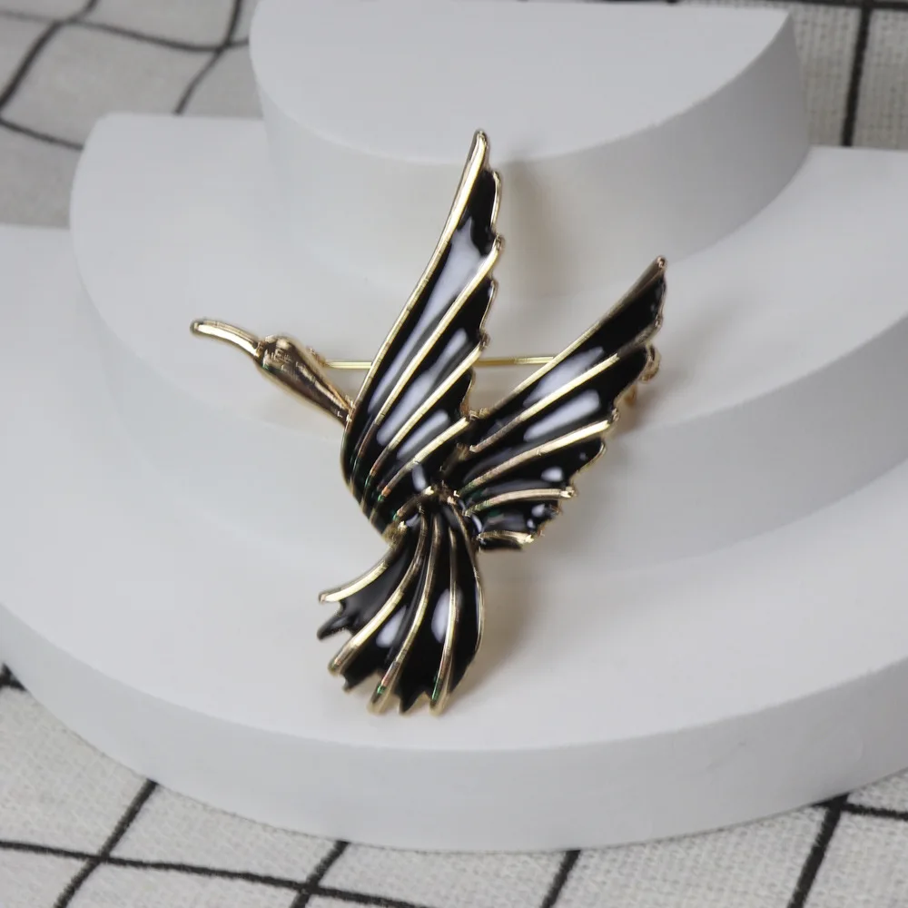 Винтажная брошь в средневековом стиле виде дикой гусины простая эмалированная