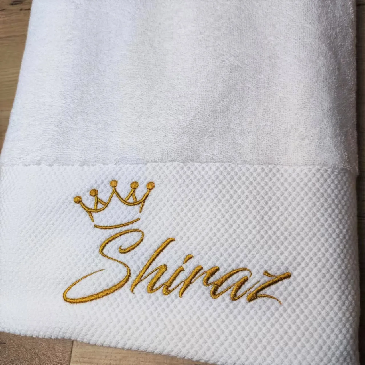 10 Colors Customized Towel Embroidery Pesonalized Towels Crown with Name Spa Beauty Salon Logo Black Purple Pink White Towel