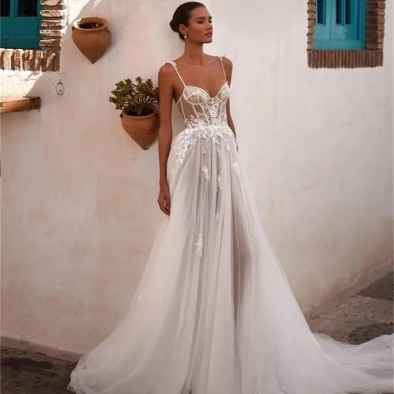 

Bohemian Spaghetti Straps Wedding Dress with Train Illusion Appliqued Bridal Gown Backless Tulle Sexy vestidos de novia