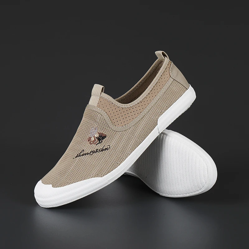 

Summer Classic Bee Embroidered Shoes for Men Breathable Knit Loafer Shoes Men Low Slip-on Shoes Casual Men Flats zapatos hombre