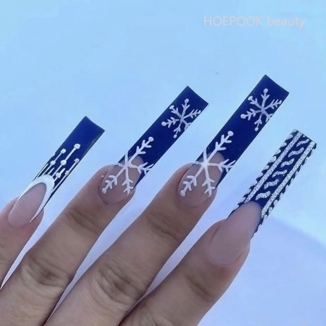 

24pcs Ice Blue Snow Flower Long T Acrylic False Nail Trendy Christmas Nail Art Full Cover Artificial Wearing Reusable Fake Nails