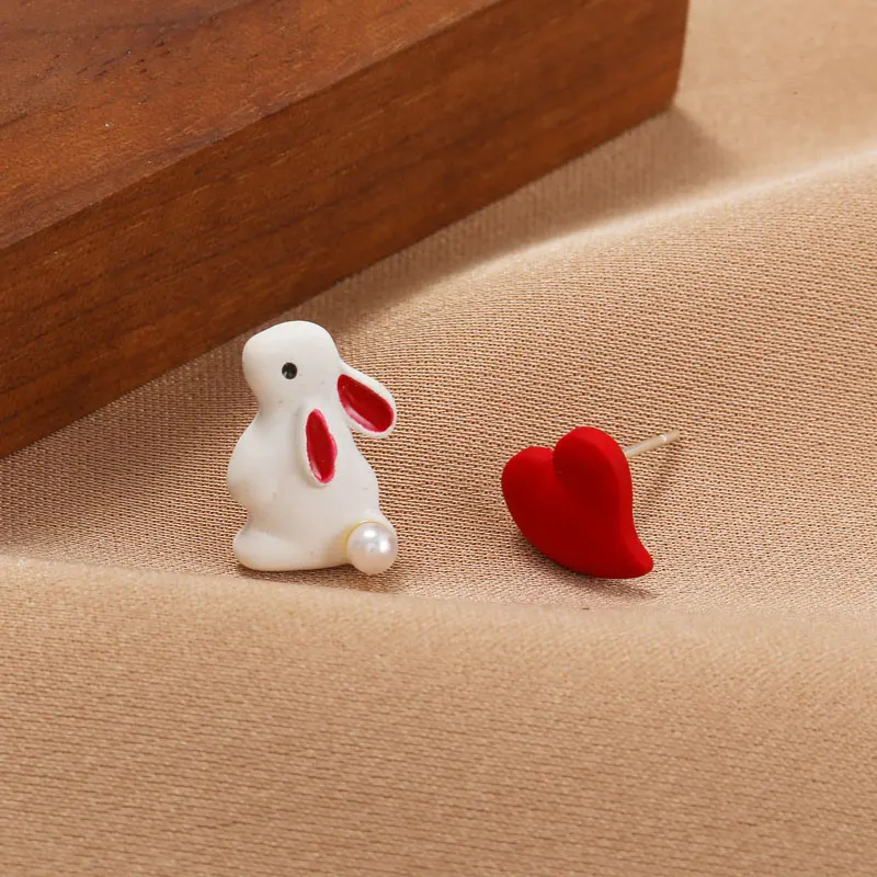 

2022 New Cute Animal Small Stud Earrings For Women Pearl Rabbit Asymmetrical Earring Ear Studs Girl Birthday Party Gift Jewelry