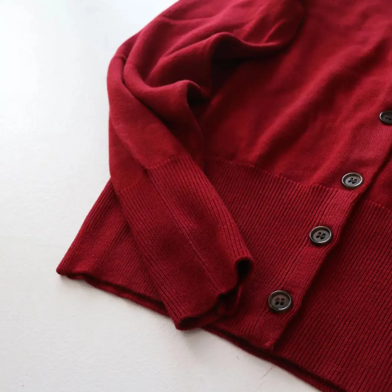 Женский вязаный кардиган с круглым вырезом и вышивкой Saturn рождественский свитер