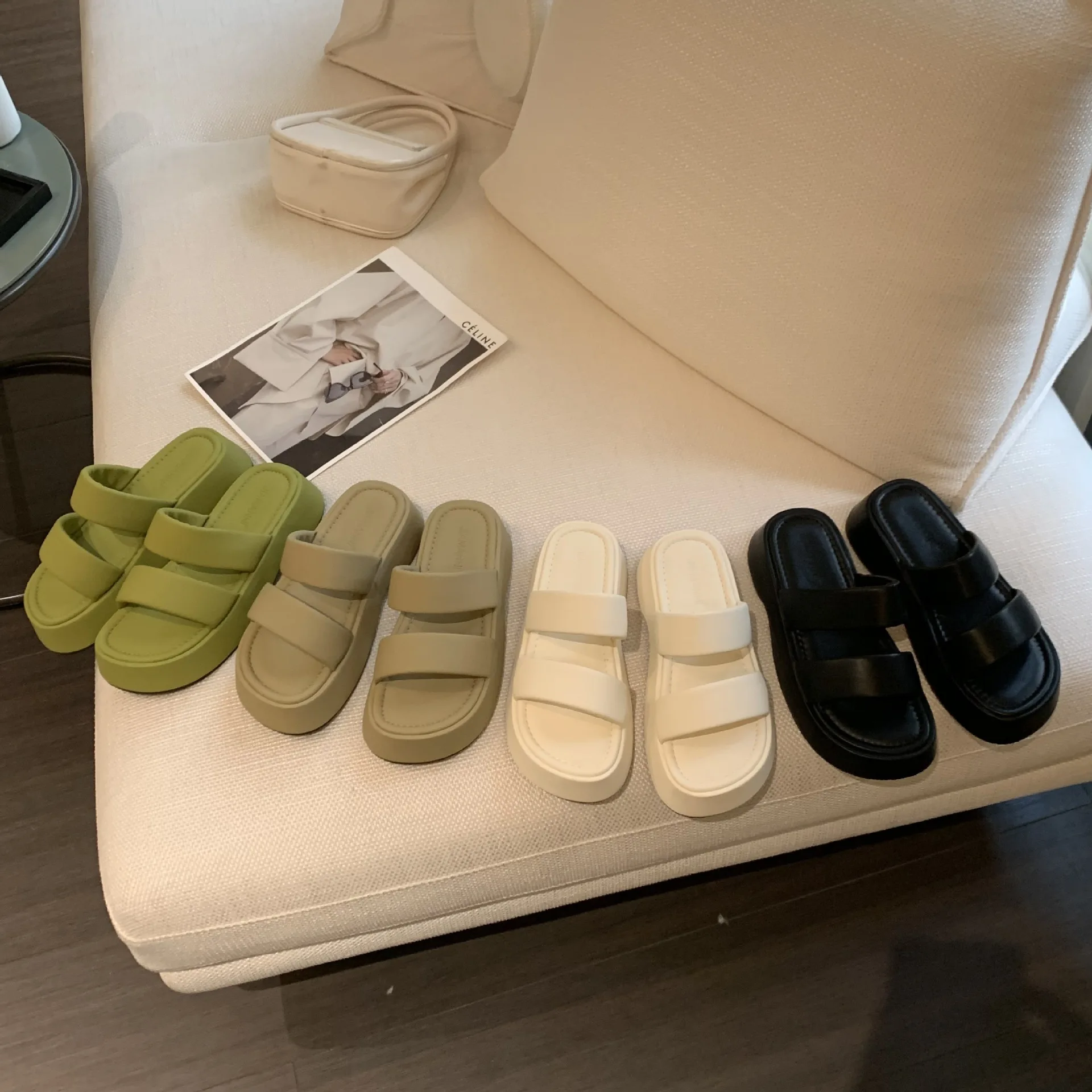 

Шлепанцы женские на низкой резиновой подошве, повседневные сандалии, пляжные роскошные, тапочки в гавайском стиле, 2023